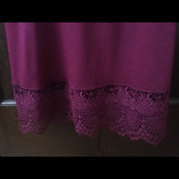 Express flowy tank with lace - Picture 4 of 6